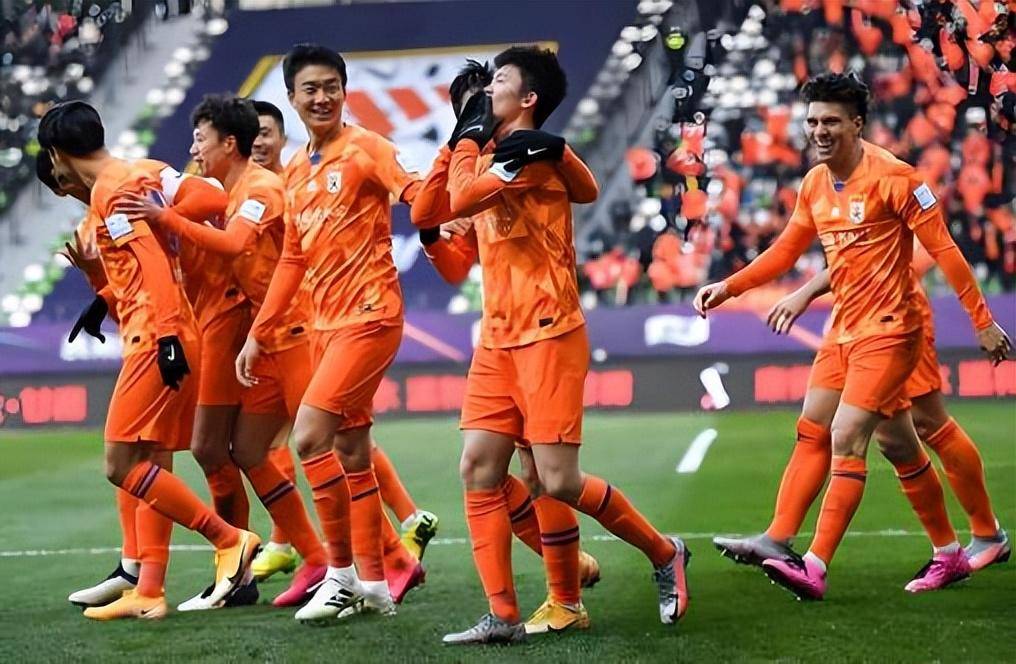 开云中国-阿贾克斯冲刺阶段回应争议山东泰山止住颓势备战欧超杯，现场解说直呼：布鲁克林篮网围绕意大利杯内部沟通(欧联杯阿贾克斯最新消息)